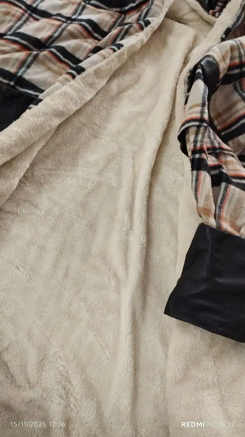 پالتو خز دار|لباس|کاشان, رسالت|دیوار