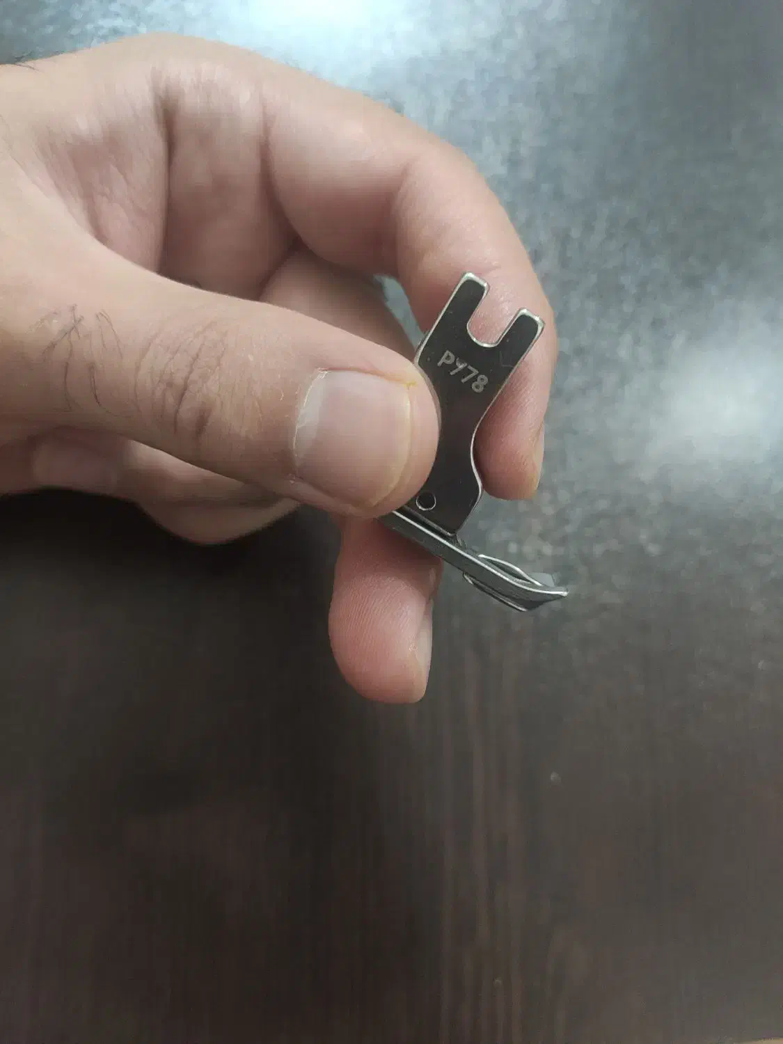 پایه یقه دوز|لوازم خیاطی و بافتنی|قم, چهل درخت|دیوار