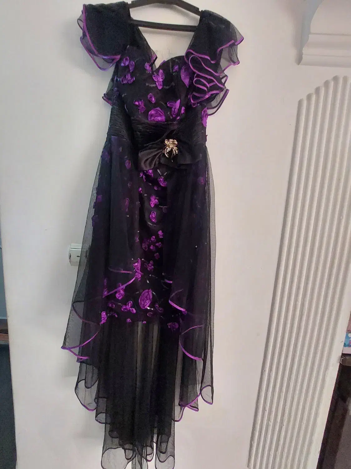 لباس مجلسی|لباس|رشت, رشتیان|دیوار