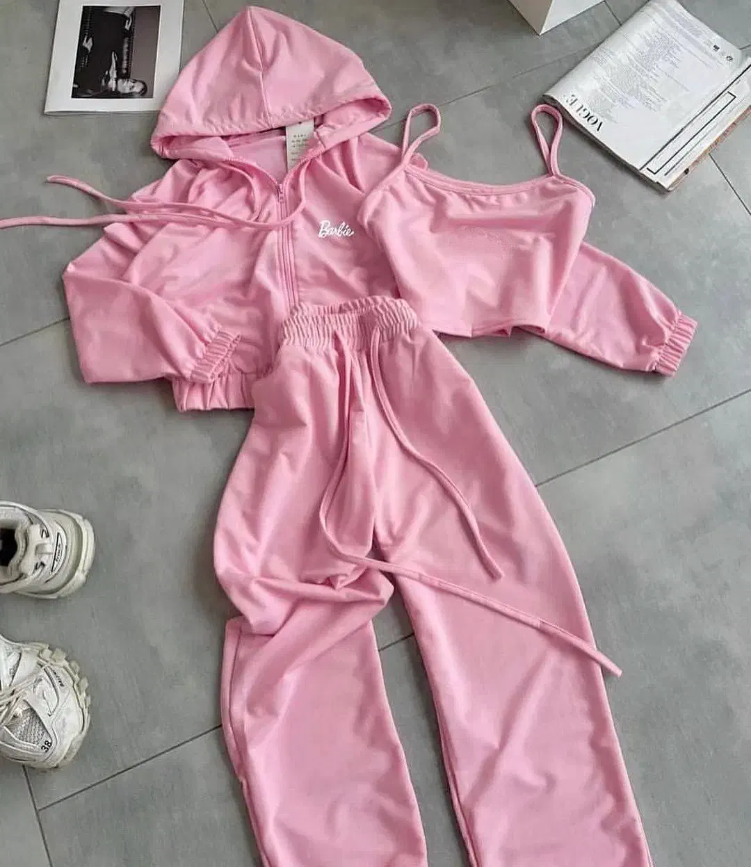 سه تیکه نبات|لباس|تهران, فردوسی|دیوار