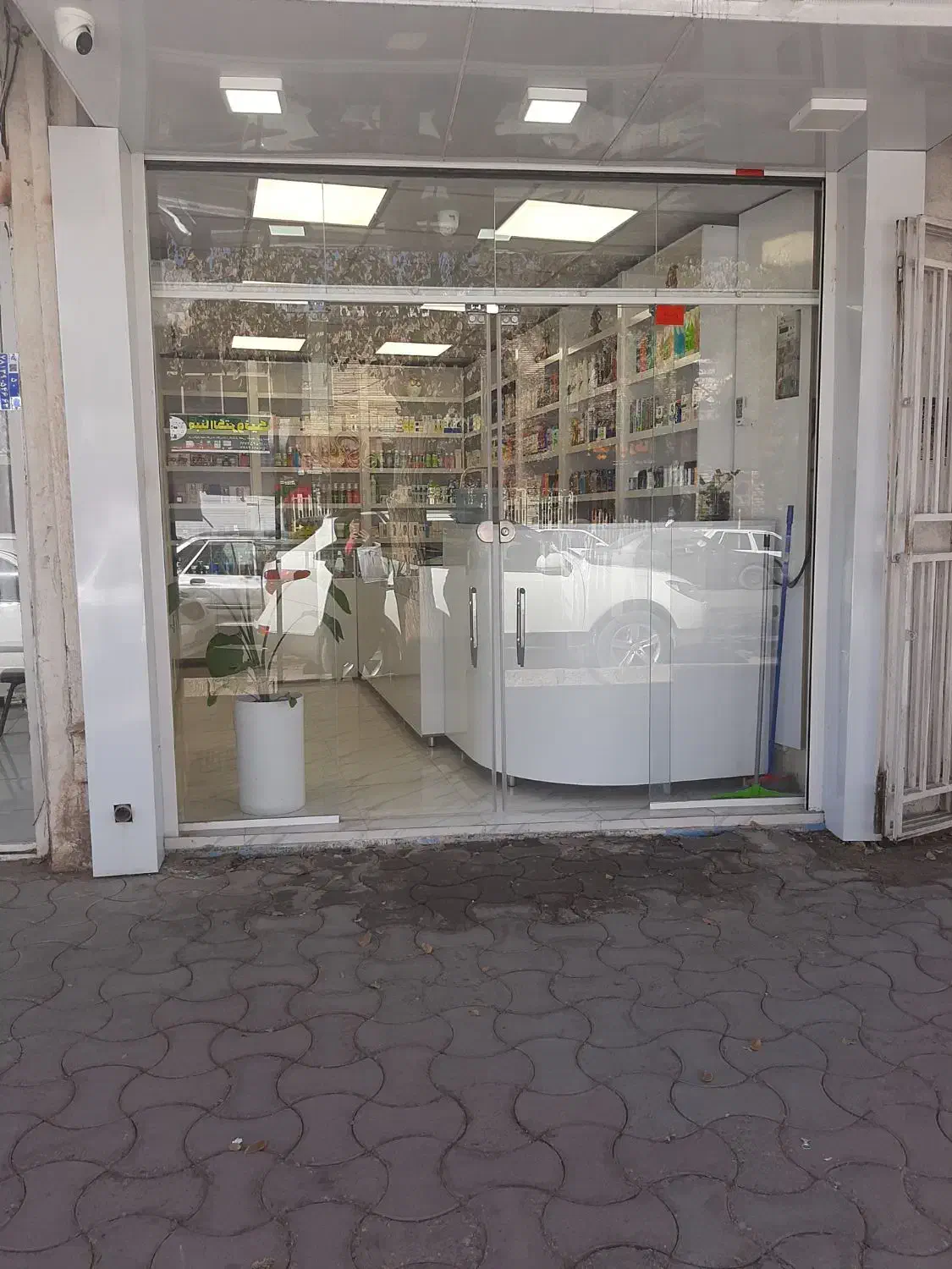 اجاره ورهن مغاره شهیدنصیری جنوبی|اجارهٔ مغازه و غرفه|سیرجان, |دیوار