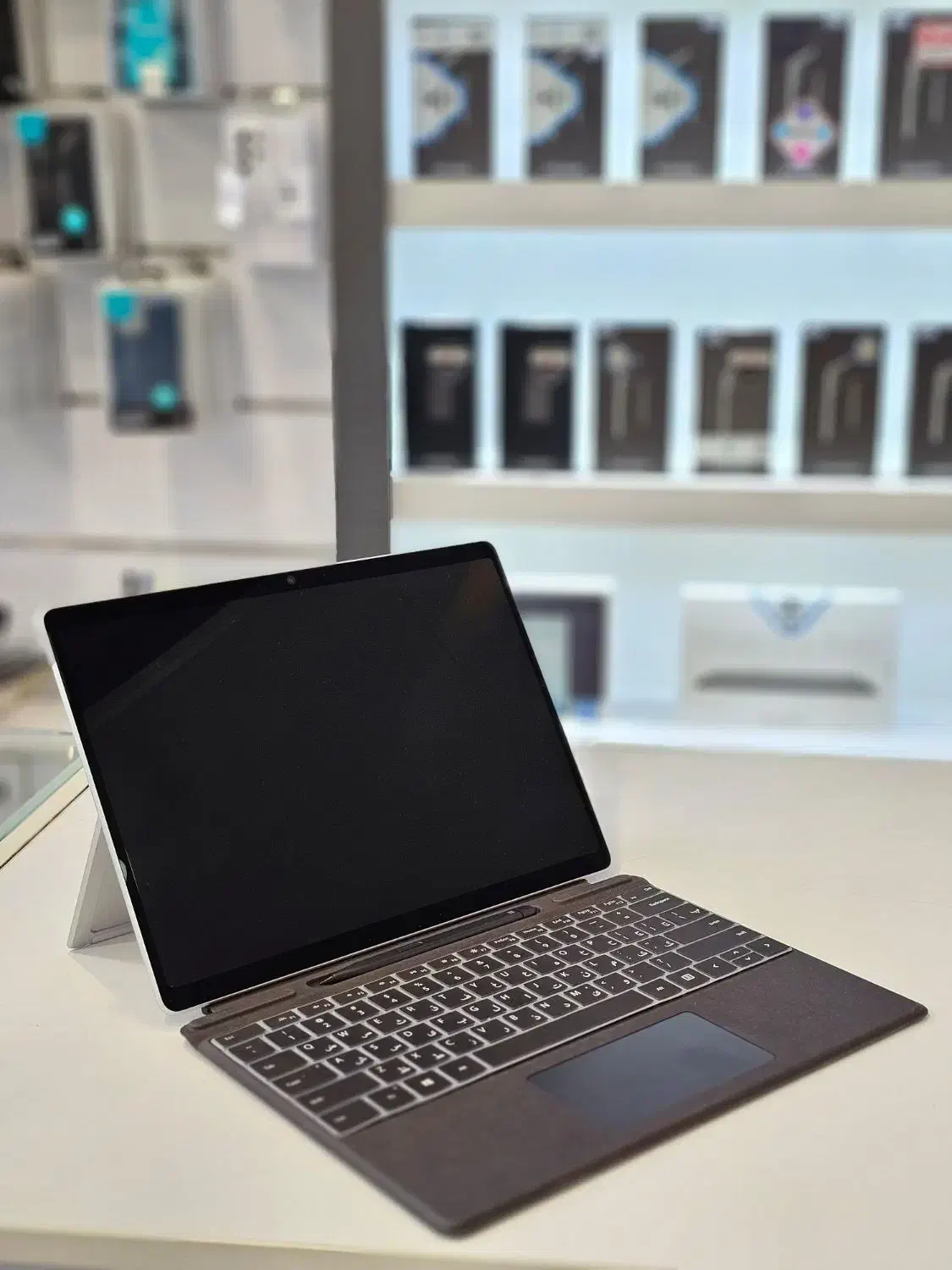 microsoft surface pro10|رایانه همراه|شیراز, قصرالدشت|دیوار