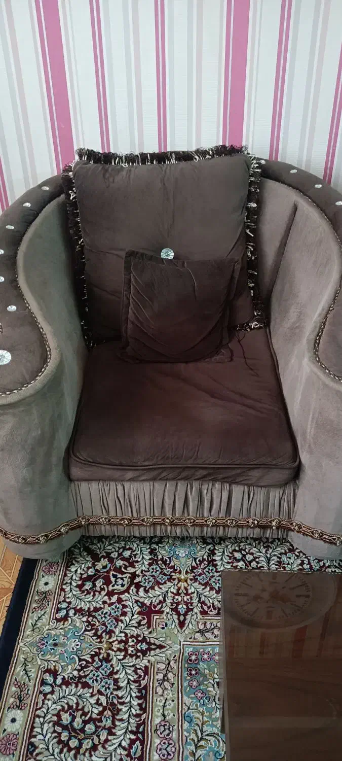 مبل هفت نفره|مبلمان خانگی و میز عسلی|هشتگرد, هشتگرد قدیم|دیوار