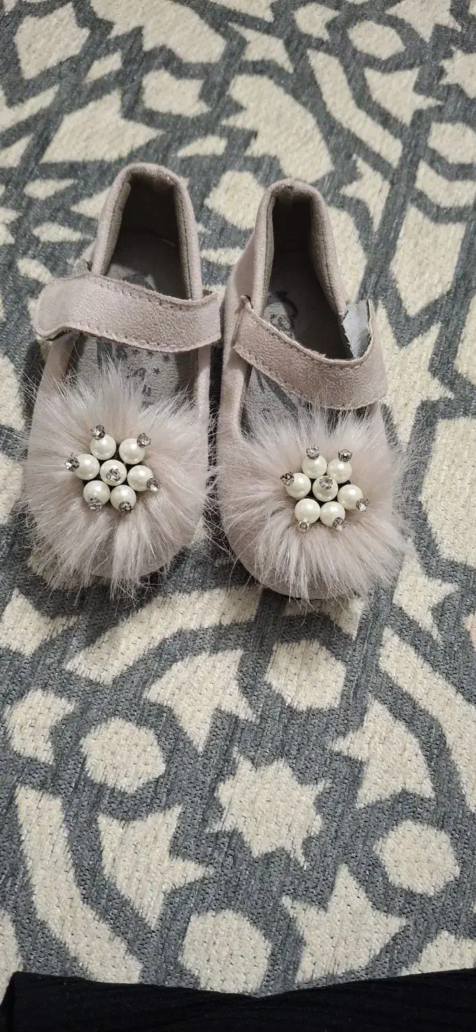 کفش نوزادی|کفش و لباس بچه|کرج, شهرک امیر المومنین|دیوار