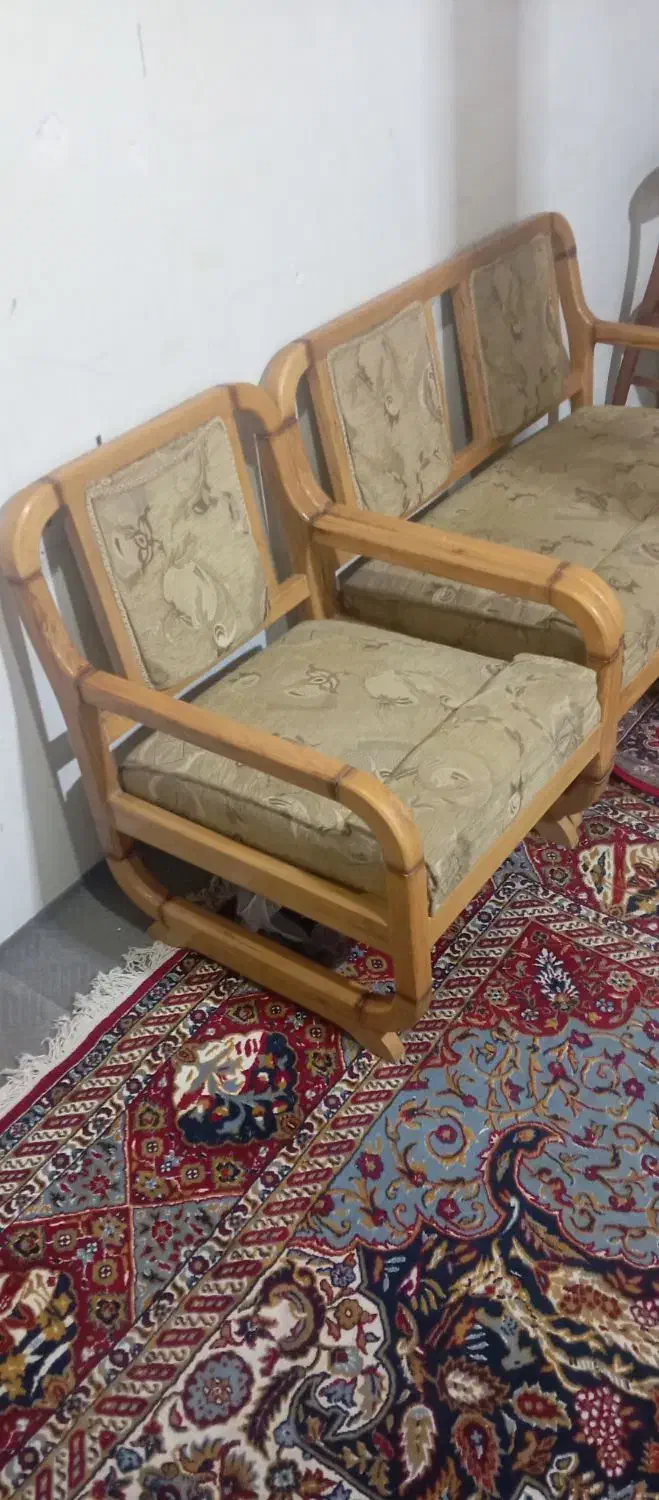 مبل 7نفره چوب طبیعی|مبلمان خانگی و میز عسلی|قم, علی آباد سعدگان|دیوار