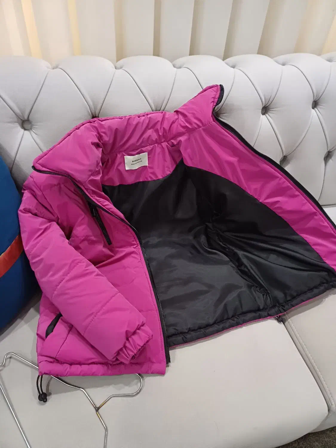 کاپشن ضخیم|لباس|قدس, شهرقدس|دیوار