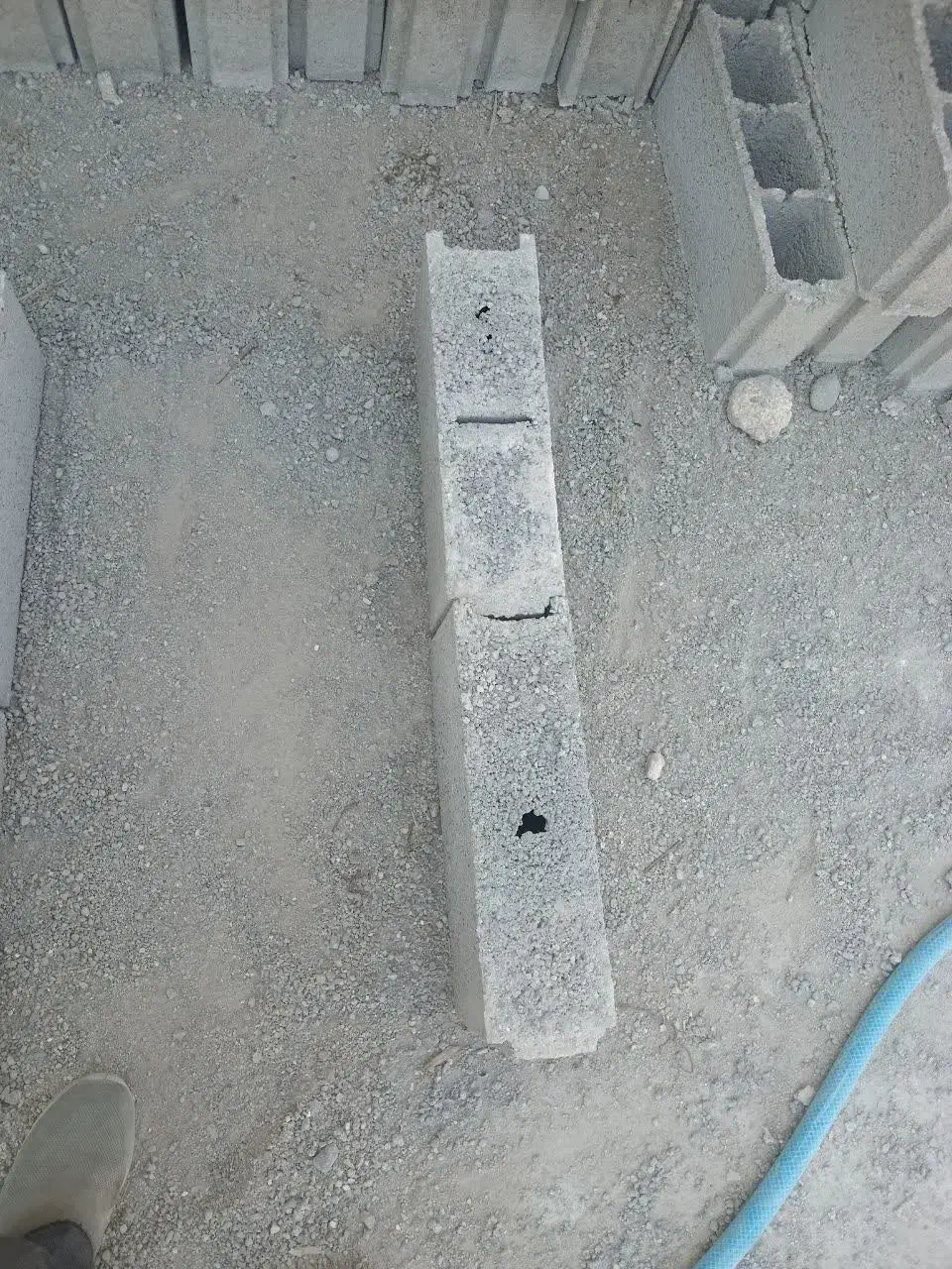 فروش مصالح ساختمانی و انواع بلوک|مصالح و تجهیزات ساختمان|نجف‌آباد, قلعه سفید|دیوار