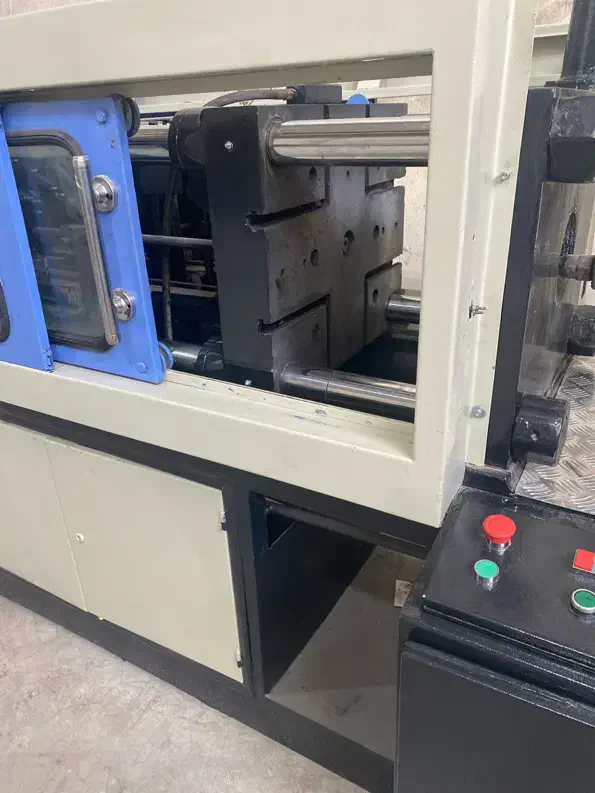 دستگاه تزریق پلاستیک ۳۵۰گرمی|ماشینآلات صنعتی|پاکدشت, خاتون آباد|دیوار