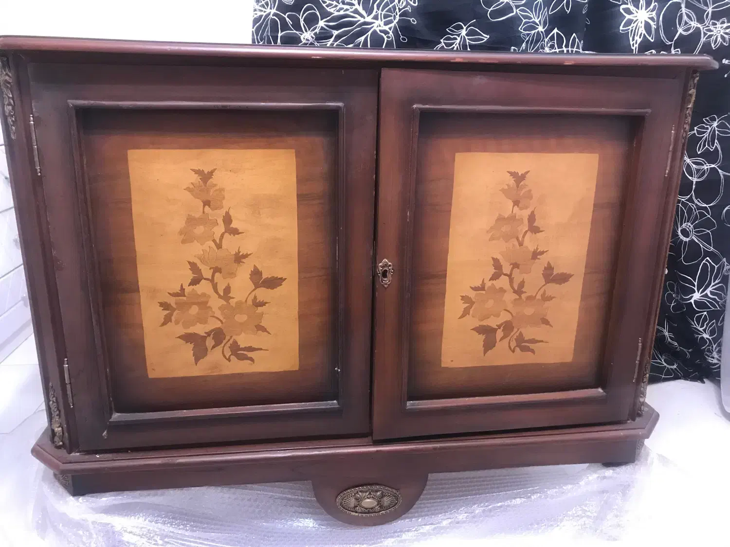 کنسول|بوفه، ویترین، کنسول|چهارباغ, |دیوار