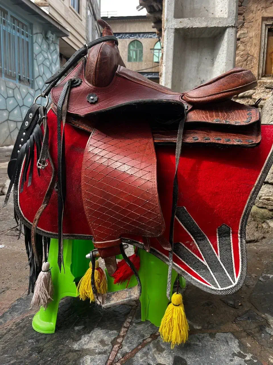 زین اسب|اسب و تجهیزات اسب‌سواری|فشم, |دیوار