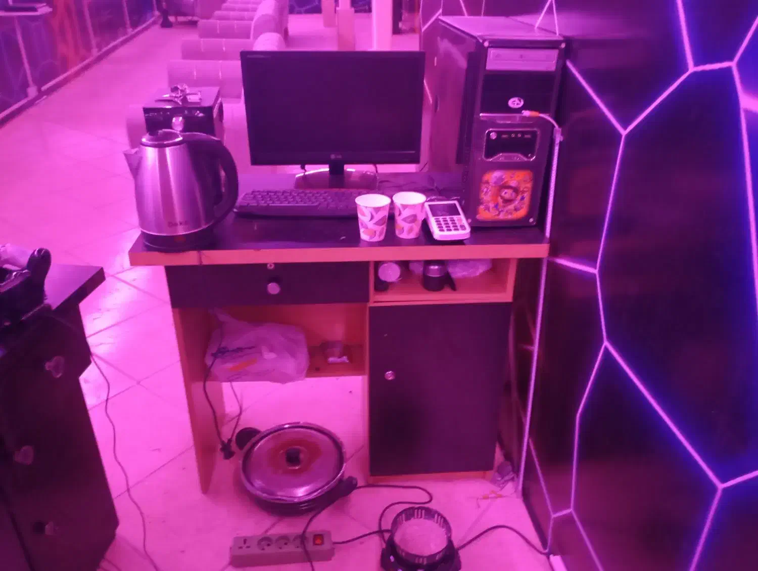 میز اداری|میز تحریر و کامپیوتر|کرج, اصفهانی‌ها|دیوار