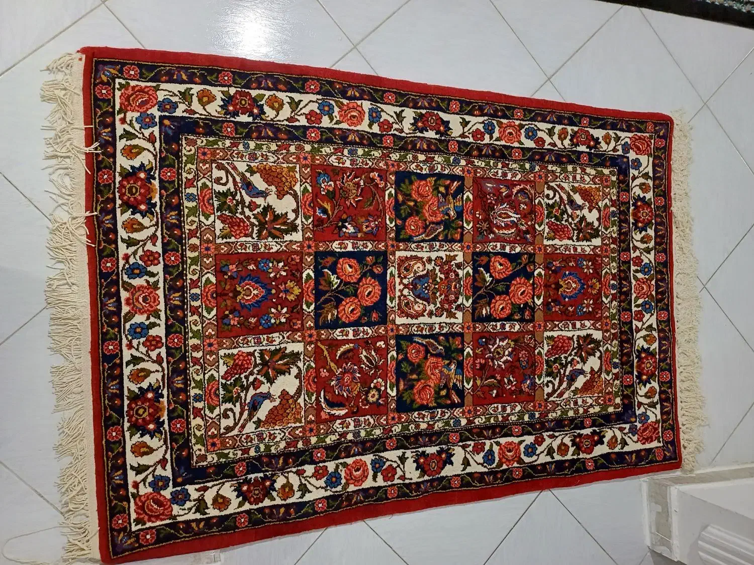 قالی دست باف بختیاری|فرش|رشت, پیرسرا|دیوار