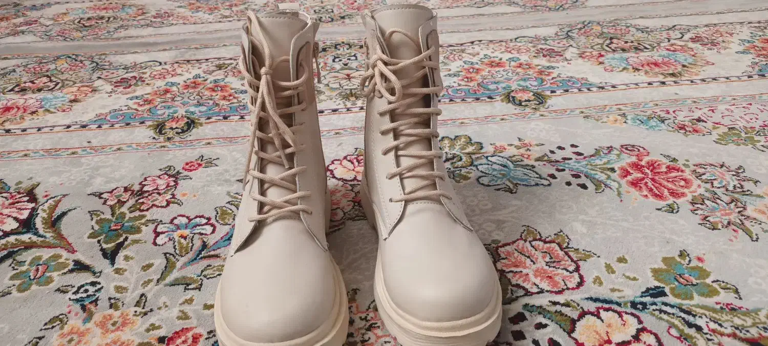 بوت|کیف، کفش، کمربند|الیگودرز, |دیوار