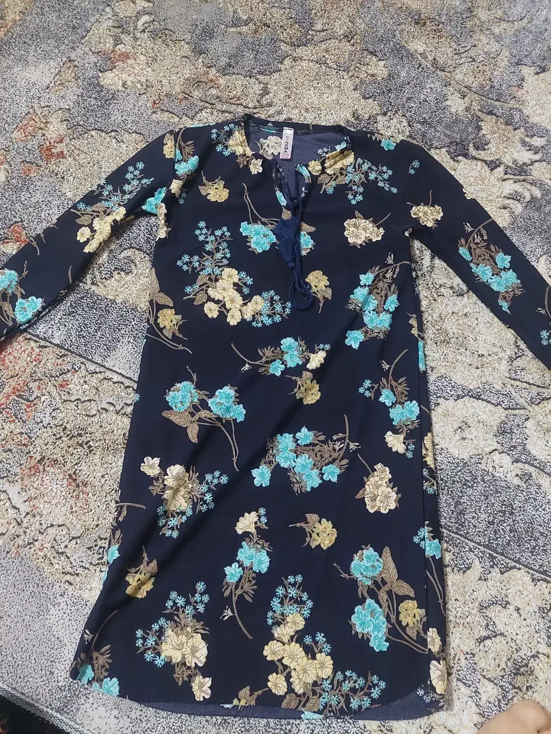 لباس|لباس|مشهد, امیر|دیوار