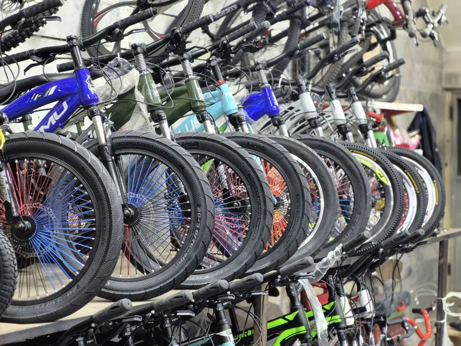 تنوع بچگانه مون دیونت میکنه سایز 12.16وارداتی|دوچرخه، اسکیت، اسکوتر|مشهد, هنرور|دیوار