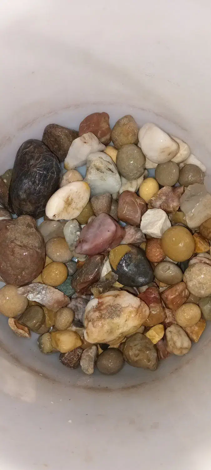 سنگهای گوناگون خام|کلکسیون اشیاء عتیقه|بندر ماهشهر, |دیوار