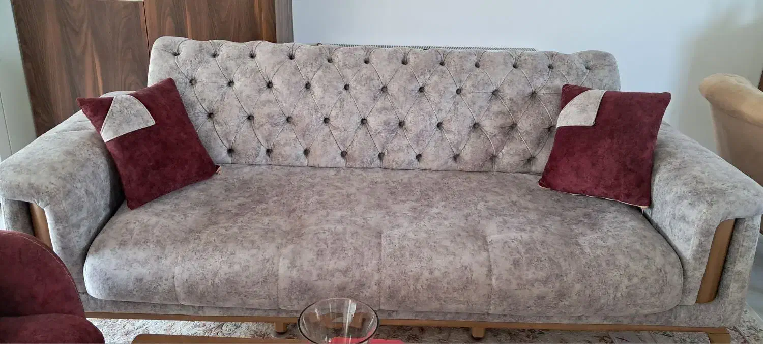 سرویس مبل هشت نفره در حد نو|مبلمان خانگی و میز عسلی|گلوگاه بابل (گلیا), |دیوار