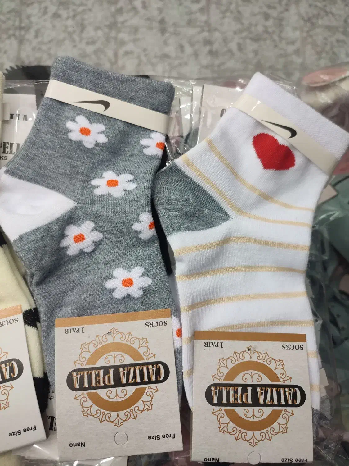 جوراب زنانه|لباس|کاشان, درب یلان|دیوار