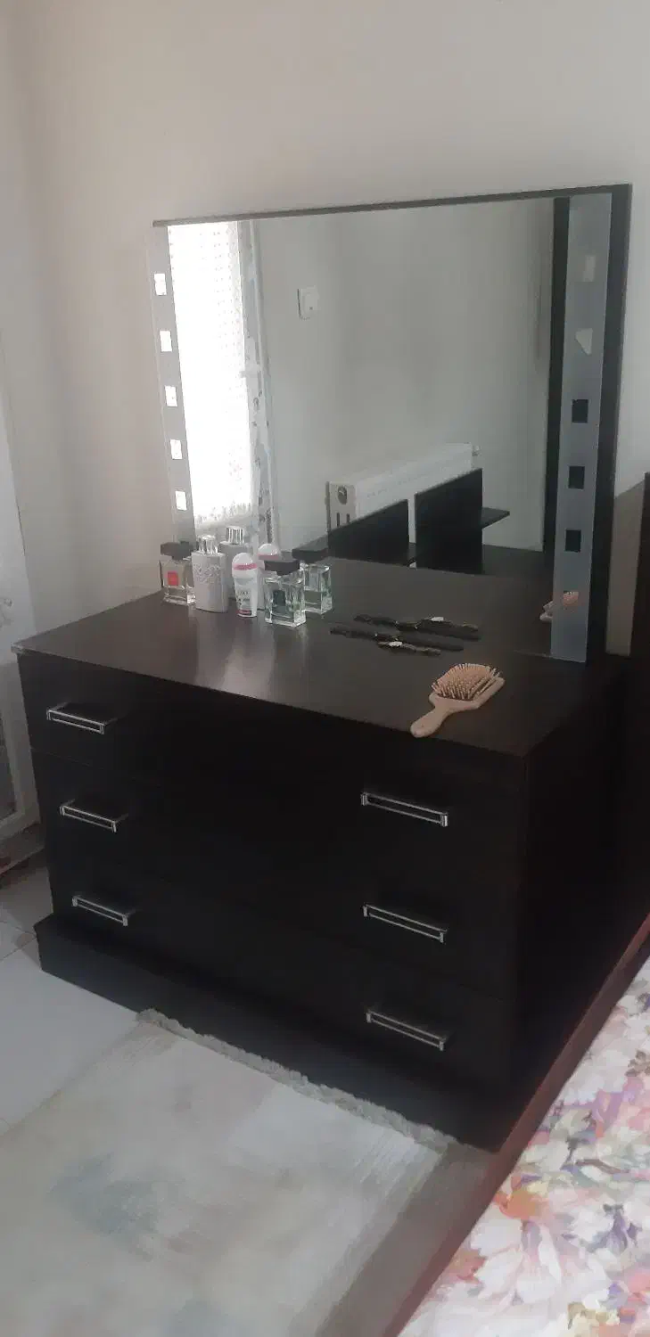 سرویس خواب دو نفره و کمد|تخت و سرویس خواب|هشتگرد, شهرک ارم غربی|دیوار