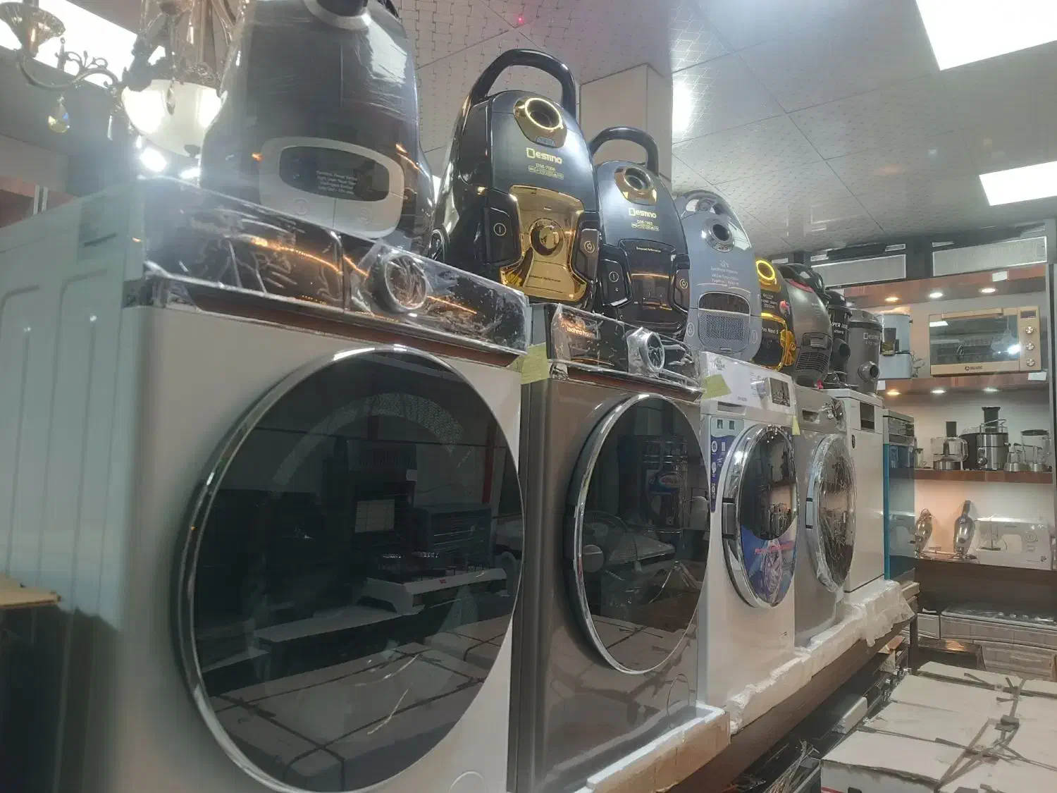 یک فروشنده خانم نیاز داریم|استخدام بازاریابی و فروش|اقبالیه, |دیوار