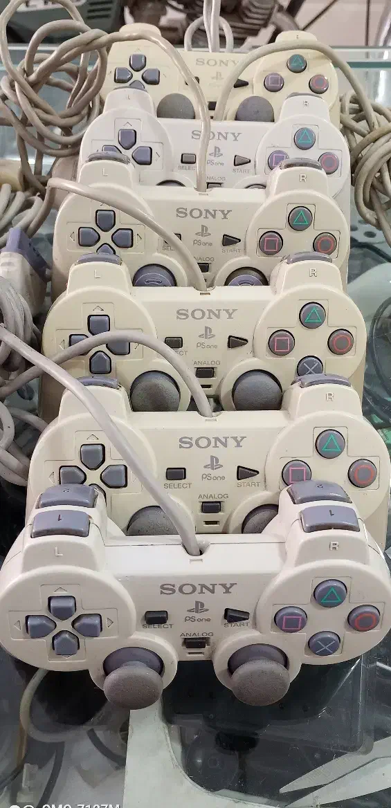 فروش دسته پلی 1و2 سونی1و2 اصلی سر کارتونی|کنسول، بازی ویدئویی و آنلاین|قم, علی آباد سعدگان|دیوار