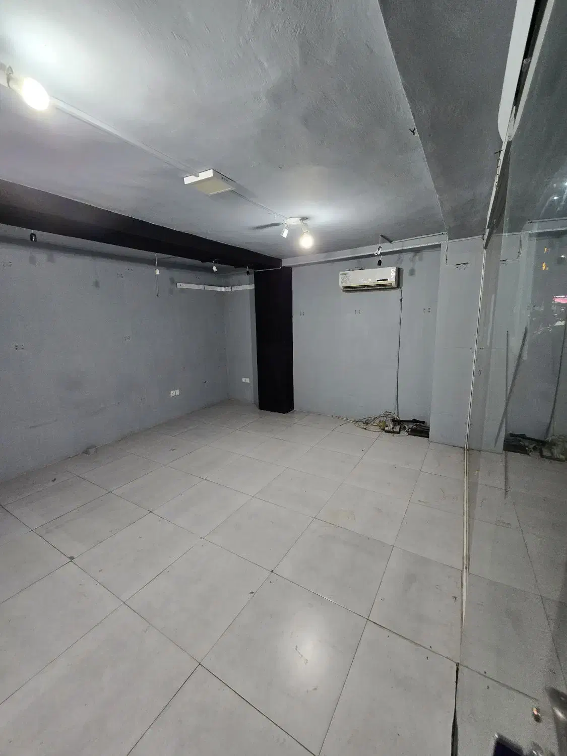 اجاره مغازه در معلم|اجارهٔ مغازه و غرفه|رشت, معلم|دیوار