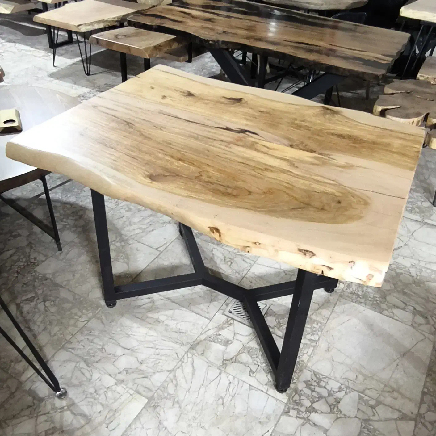 میز نهارخوری روستیک چوب چنار و فلز|میز و صندلی غذاخوری|تهران, شهرک شریفی|دیوار