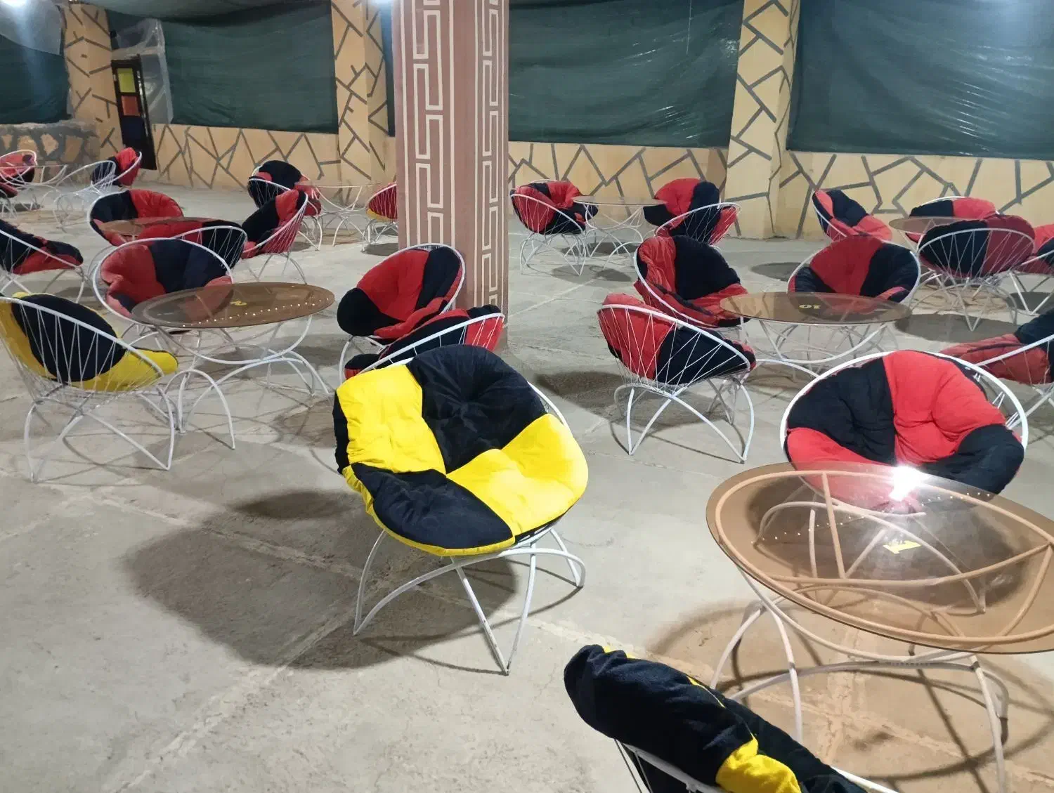 میز وصندل نو|میز و صندلی غذاخوری|مراغه, |دیوار