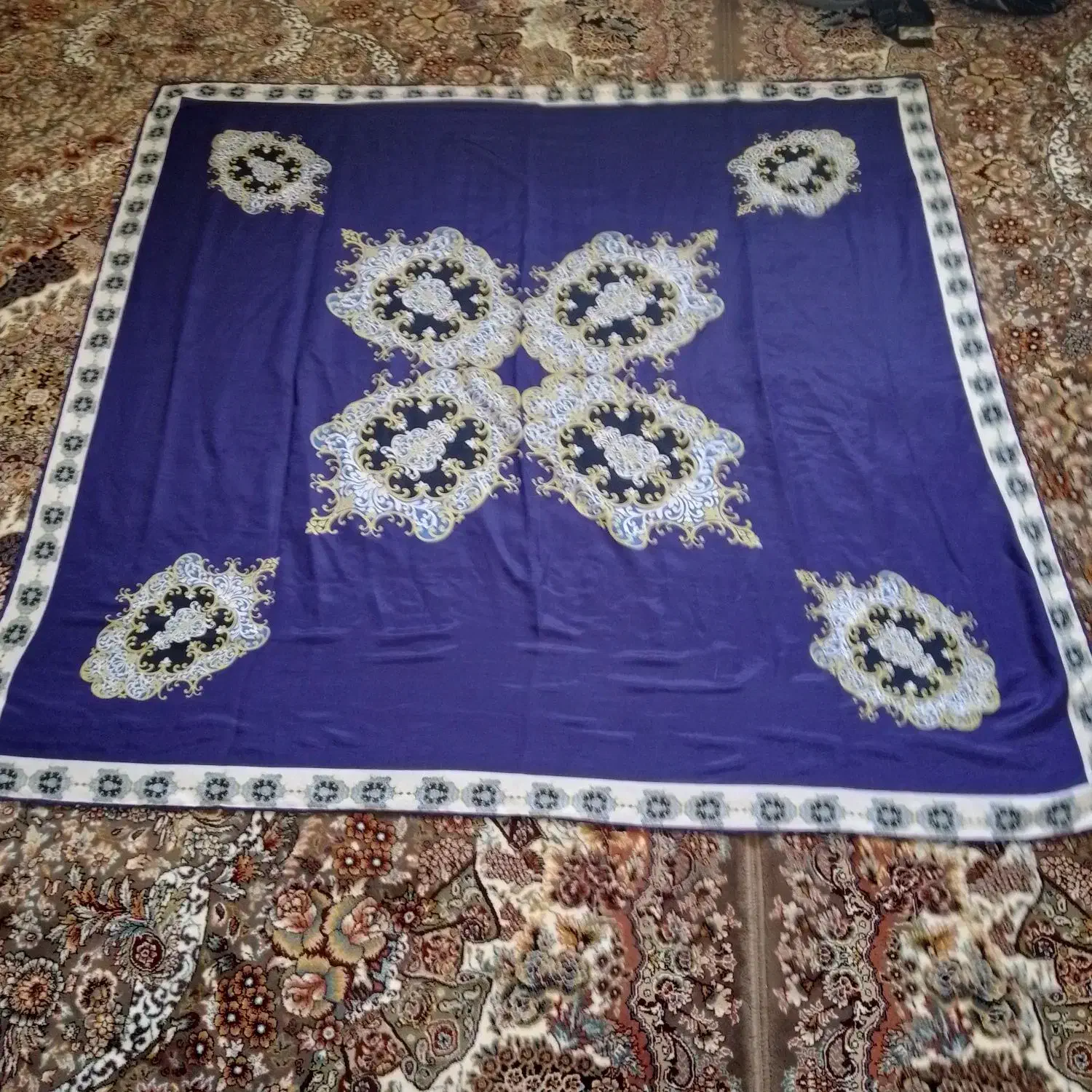 لباس|لباس|دورود, |دیوار