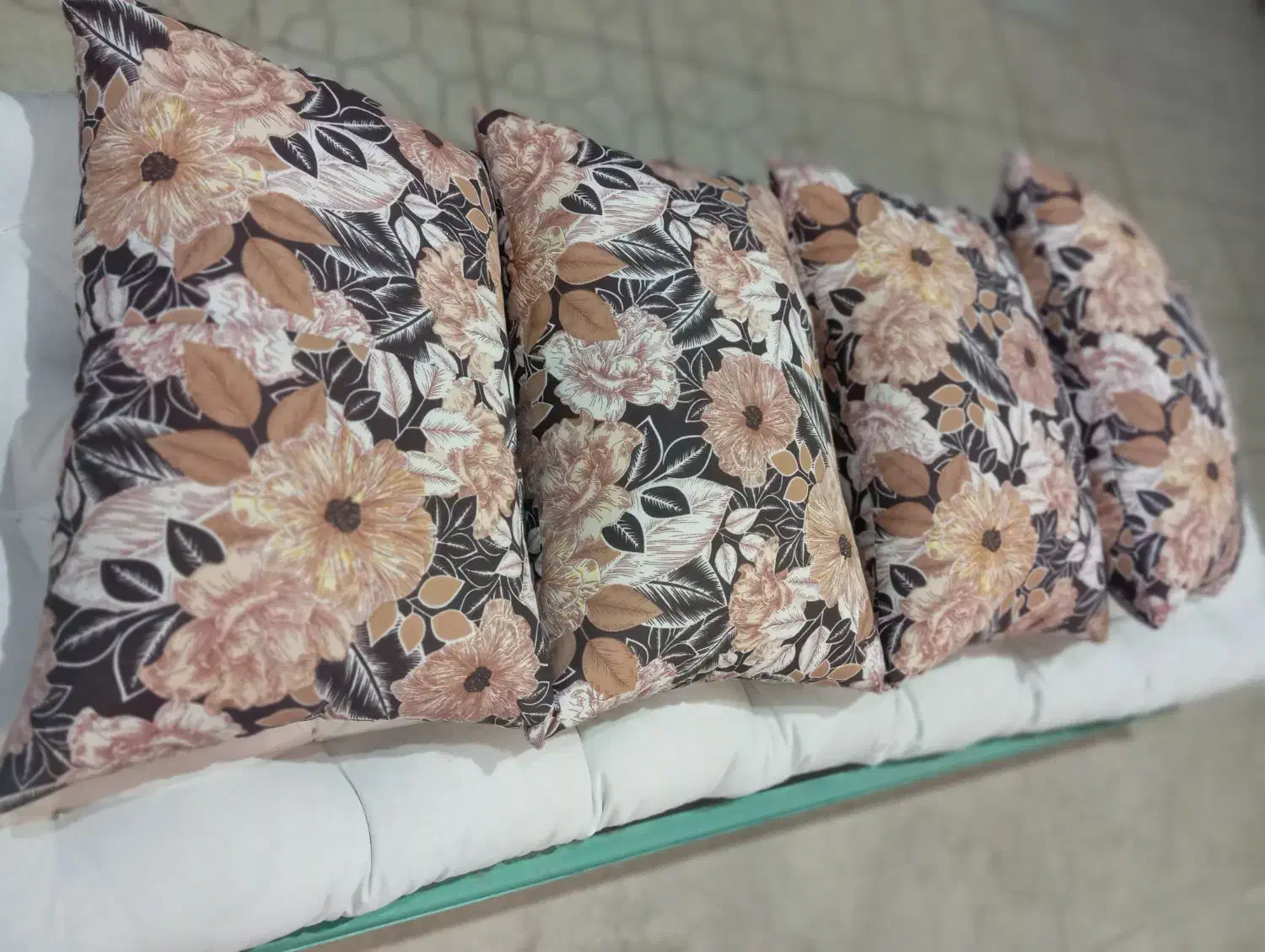 رختخواب دوزی و کالای خواب نگاران|رختخواب، بالش، پتو|یزد, |دیوار