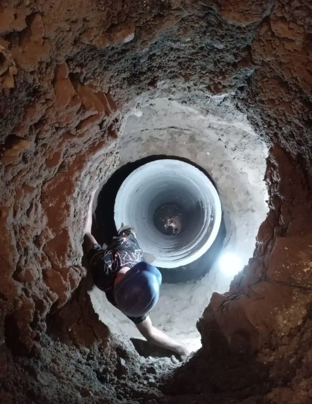 /تخلیه چاه شبانه روزی. لایروبی وکف تراشی چاه کهنه/|خدمات پیشه و مهارت|ماهدشت, |دیوار