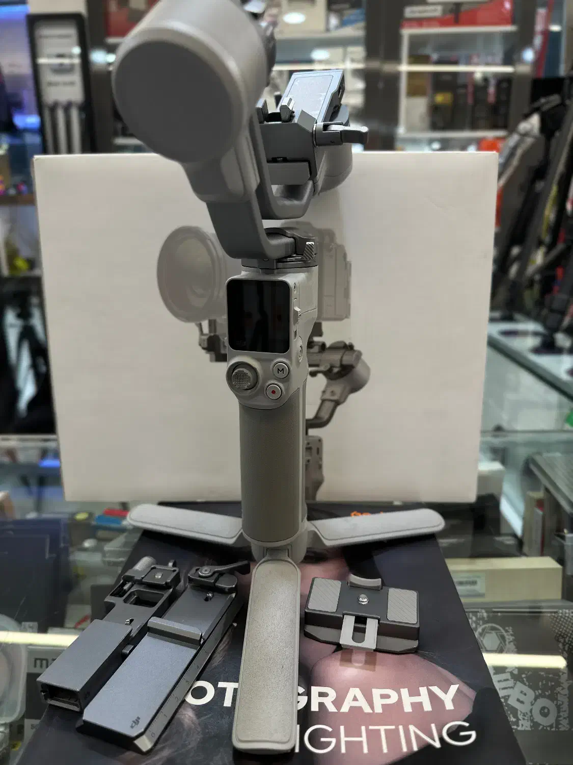 گیمبال دی جی آی DJI RS 4 Mini Handheld Gimbal|دوربین عکاسی و فیلم‌برداری|شیراز, سینما سعدی|دیوار