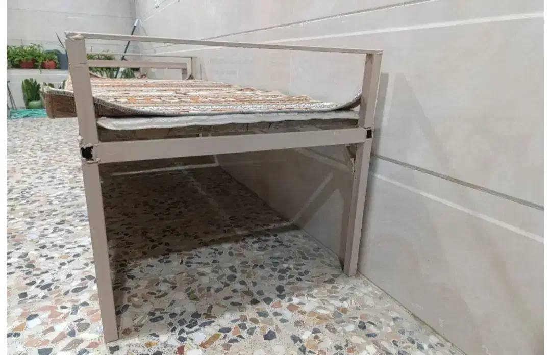 تخت فلزی زیبا و محکم|تخت و سرویس خواب|چغادک, |دیوار