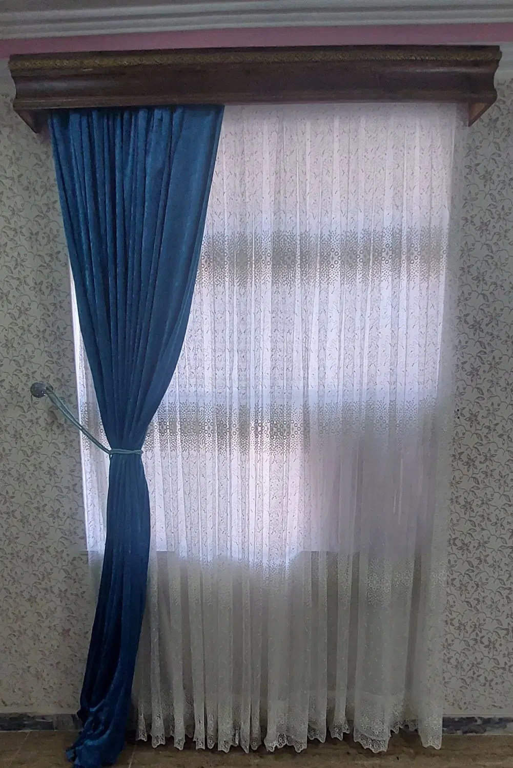 پرده|پرده، رانر، رومیزی|رشت, گیل|دیوار