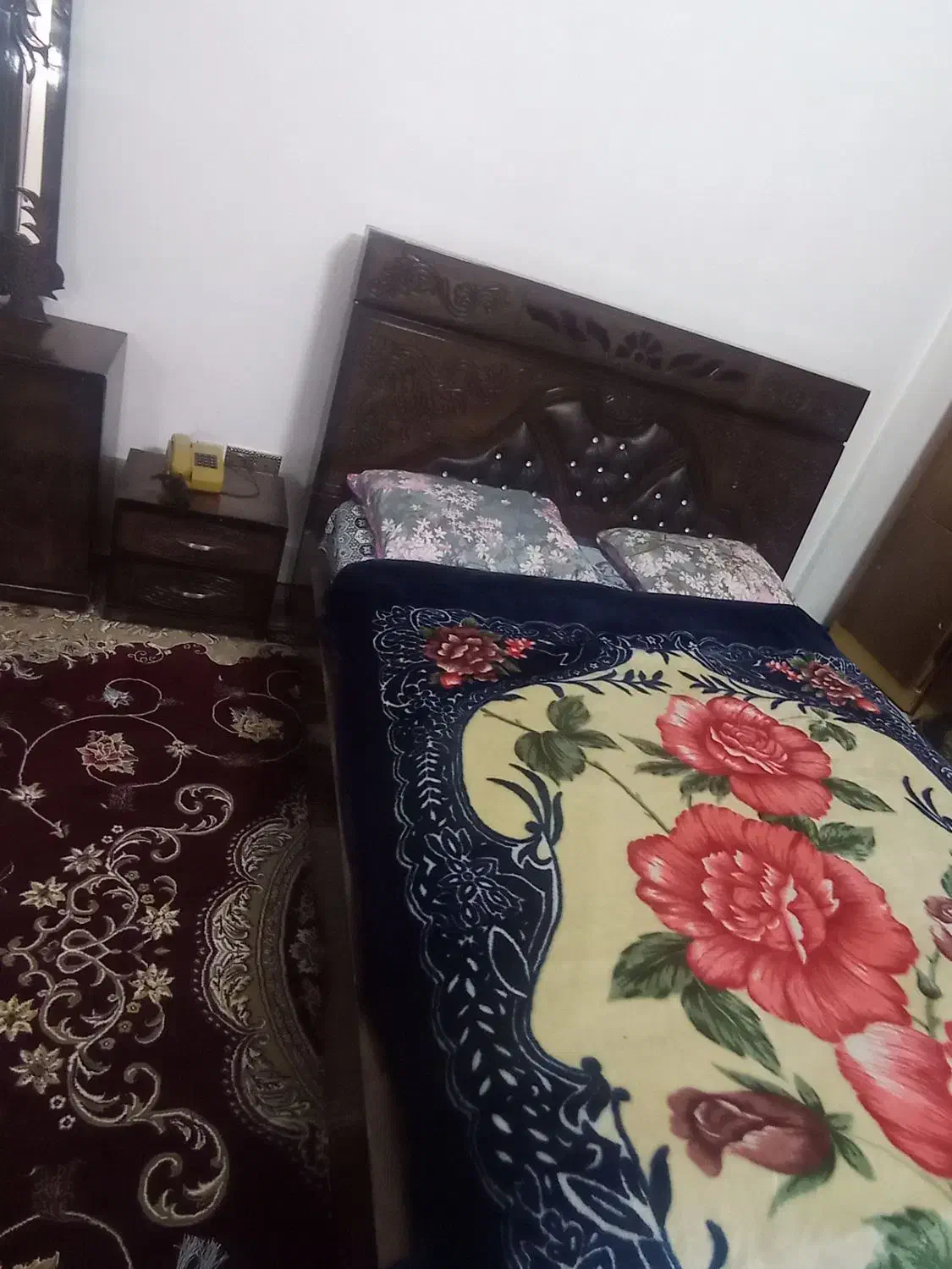 تخت|تخت و سرویس خواب|کاشان, دانش|دیوار