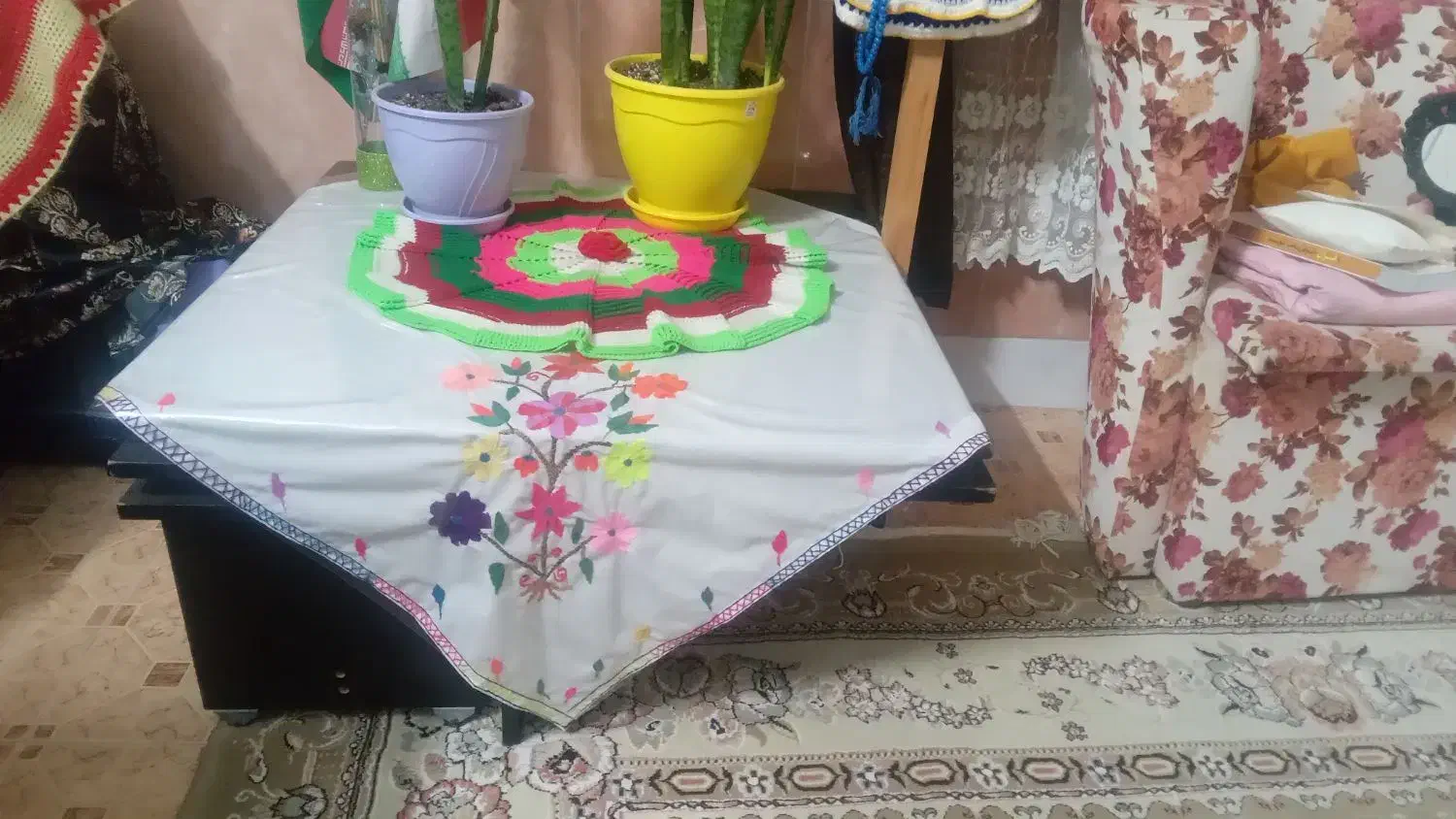 یک میز عسلی مربع|مبلمان خانگی و میز عسلی|گرگان, |دیوار