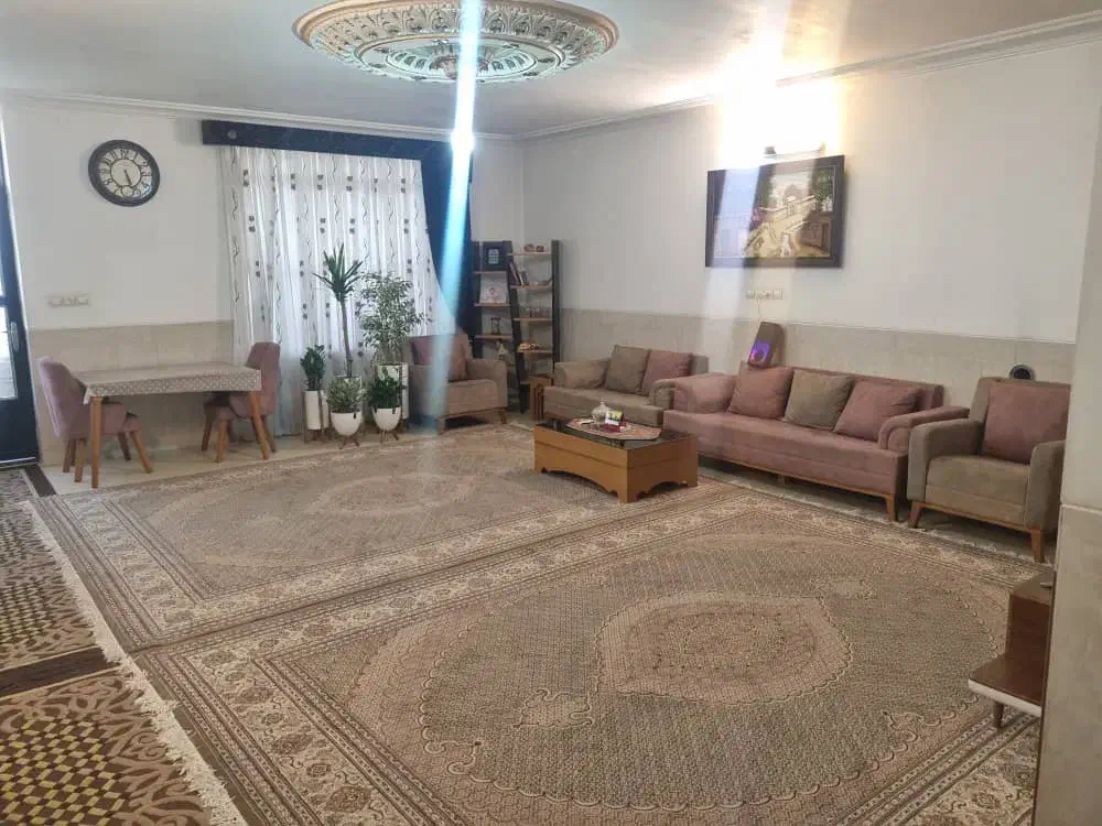 خانه ویلایی متراژ ۱۶۰ + حیاط اختصاصی|اجارهٔ خانه و ویلا|شیراز, شهرک مطهری|دیوار
