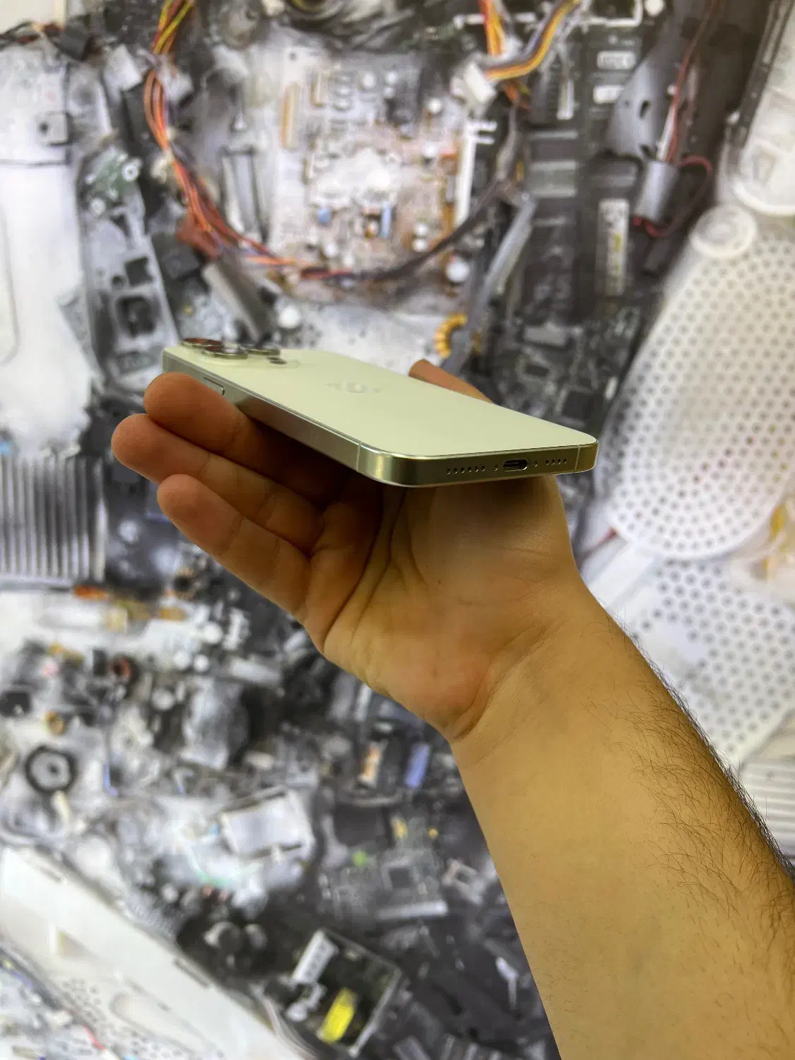 ایفون ۱۵پرو مکس سفید ۲۵۶بسیار تمیز|موبایل|اصفهان, مفتح|دیوار