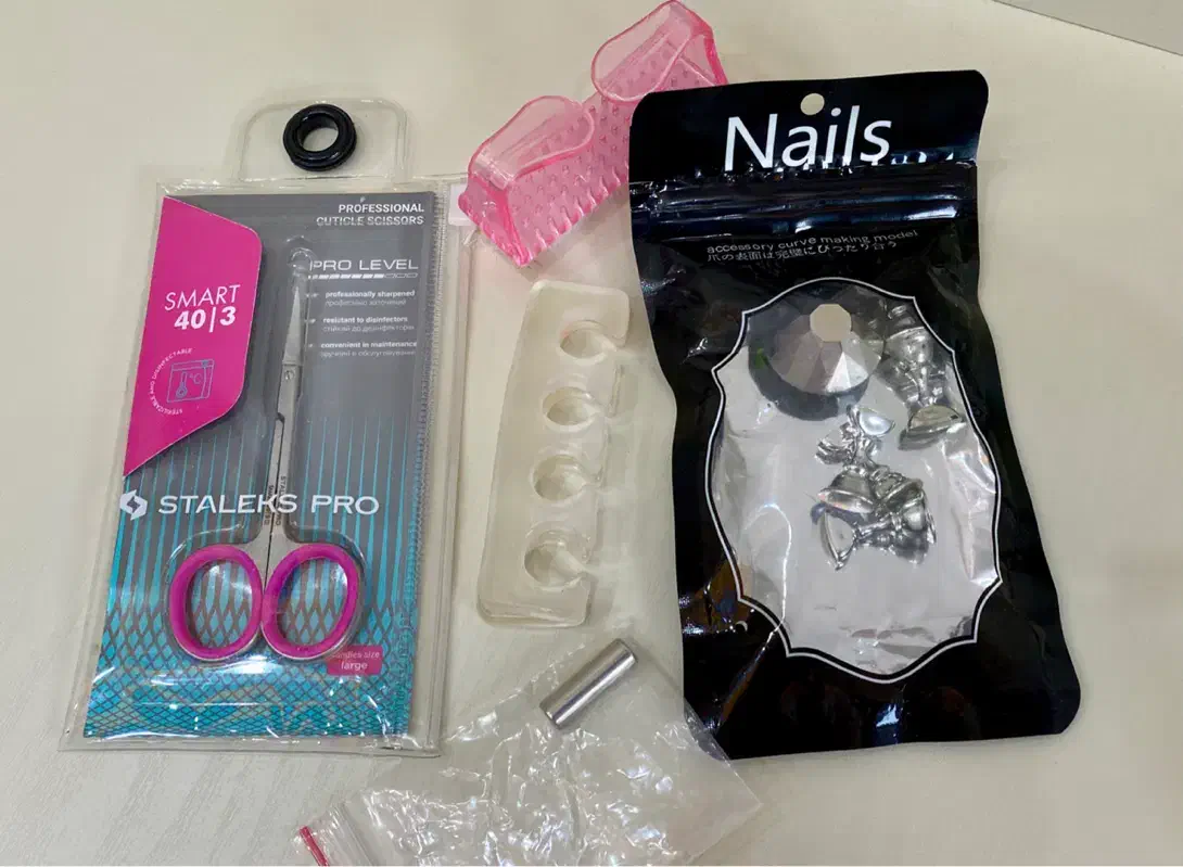 لوازم طراحی و کاشت ناخن|آرایشی، بهداشتی، درمانی|پرند, فاز ۳|دیوار