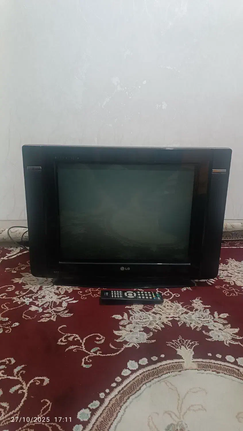 تلوزیون 21 اینچ|تلویزیون و پروژکتور|همدان, |دیوار