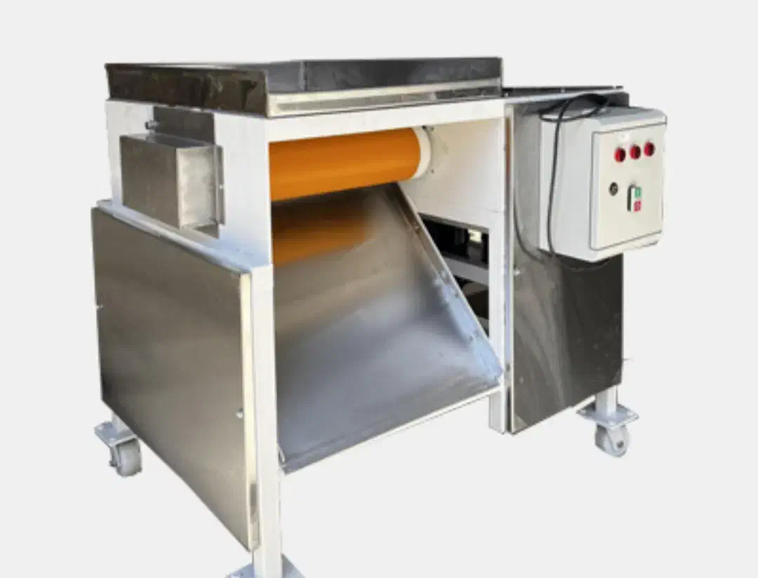 دستگاه هسته گیری خرما برای کلمه و کماج پزی|ماشینآلات صنعتی|کرمان, |دیوار