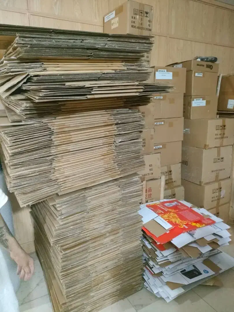 ف خرید ضایعات. کارتن.کاغذکتاب درمحل کل تهران|عمدهفروشی|تهران, خزانه|دیوار