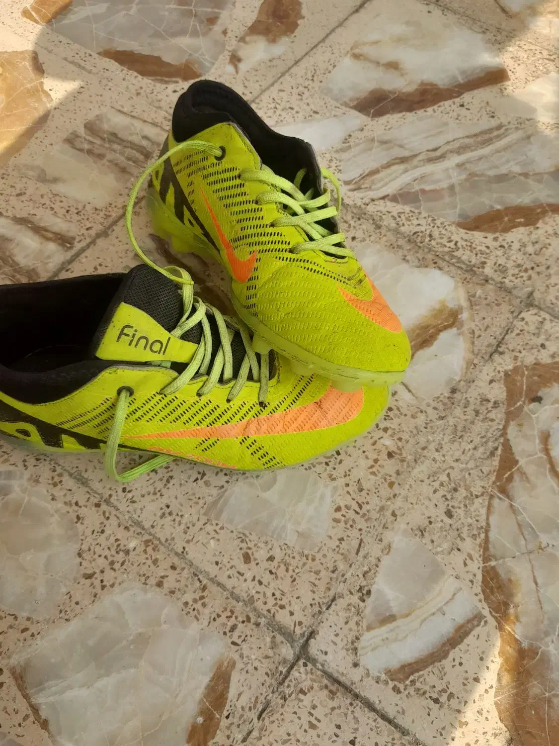 کفش چمن دنده ای|کیف، کفش، کمربند|گنبد کاووس, |دیوار