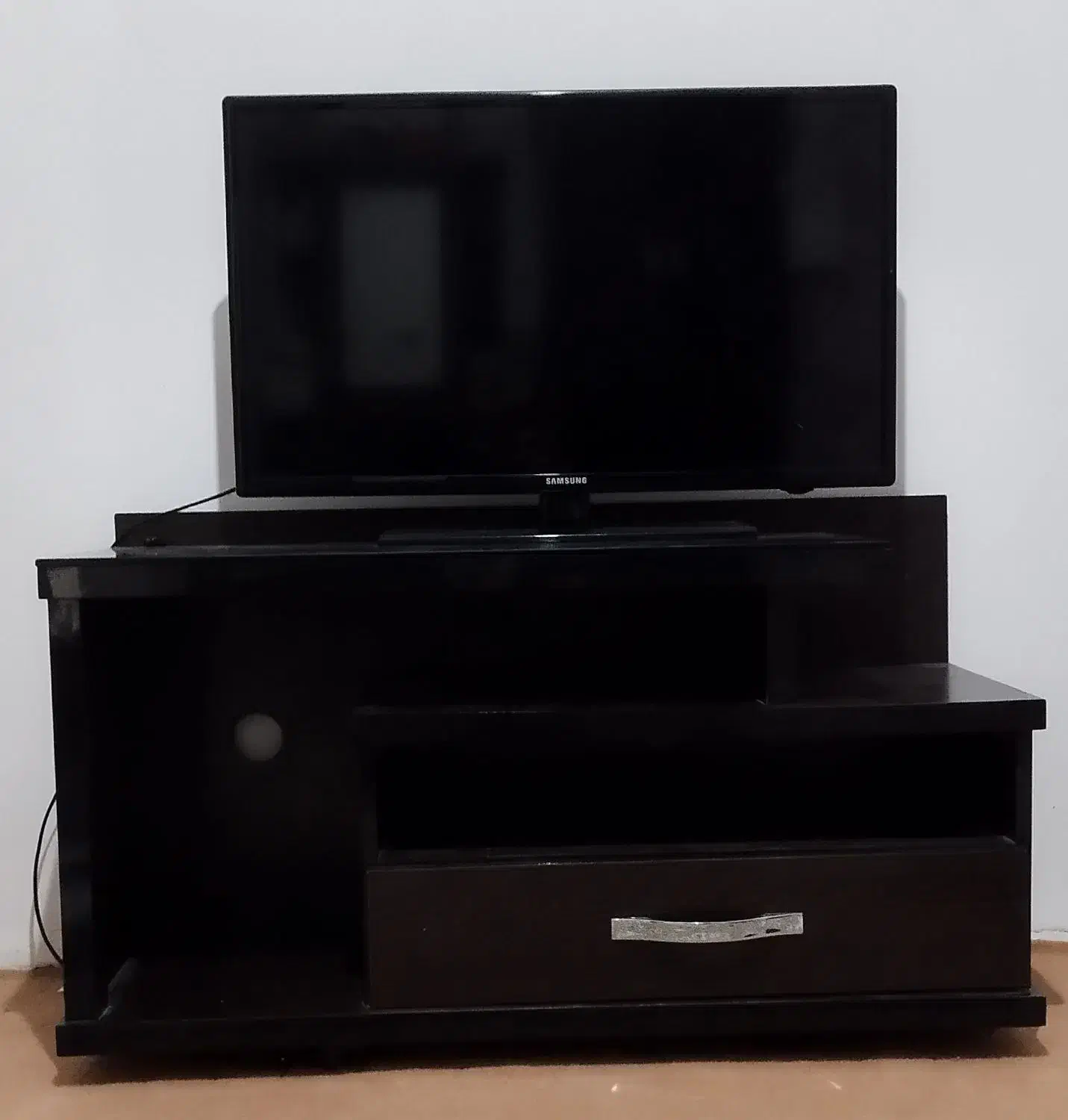 تلویزیون|تلویزیون و پروژکتور|کنگاور, |دیوار