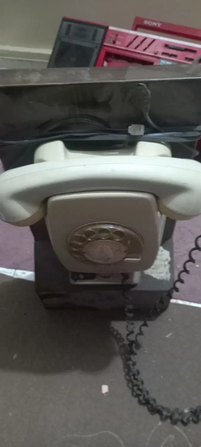 تلفن صندوقی  اتیغه سالم در حد|کلکسیون اشیاء عتیقه|سمنان, |دیوار