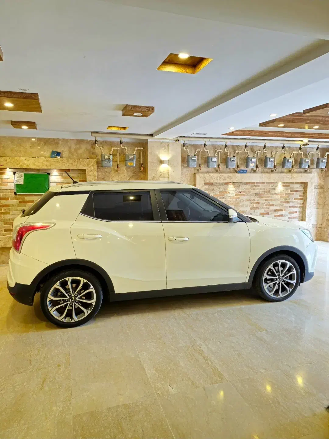 تیوولی آرمور ۲۰۱۸ فول وارداتی‌ استثنائی مشابه صفر|خودرو سواری و وانت|تهران, پاسداران|دیوار