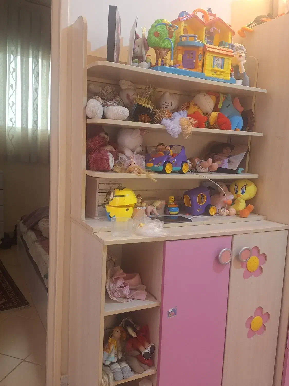 سرویس خواب کودک|تخت و سرویس خواب|قم, قلعه عموحسین|دیوار