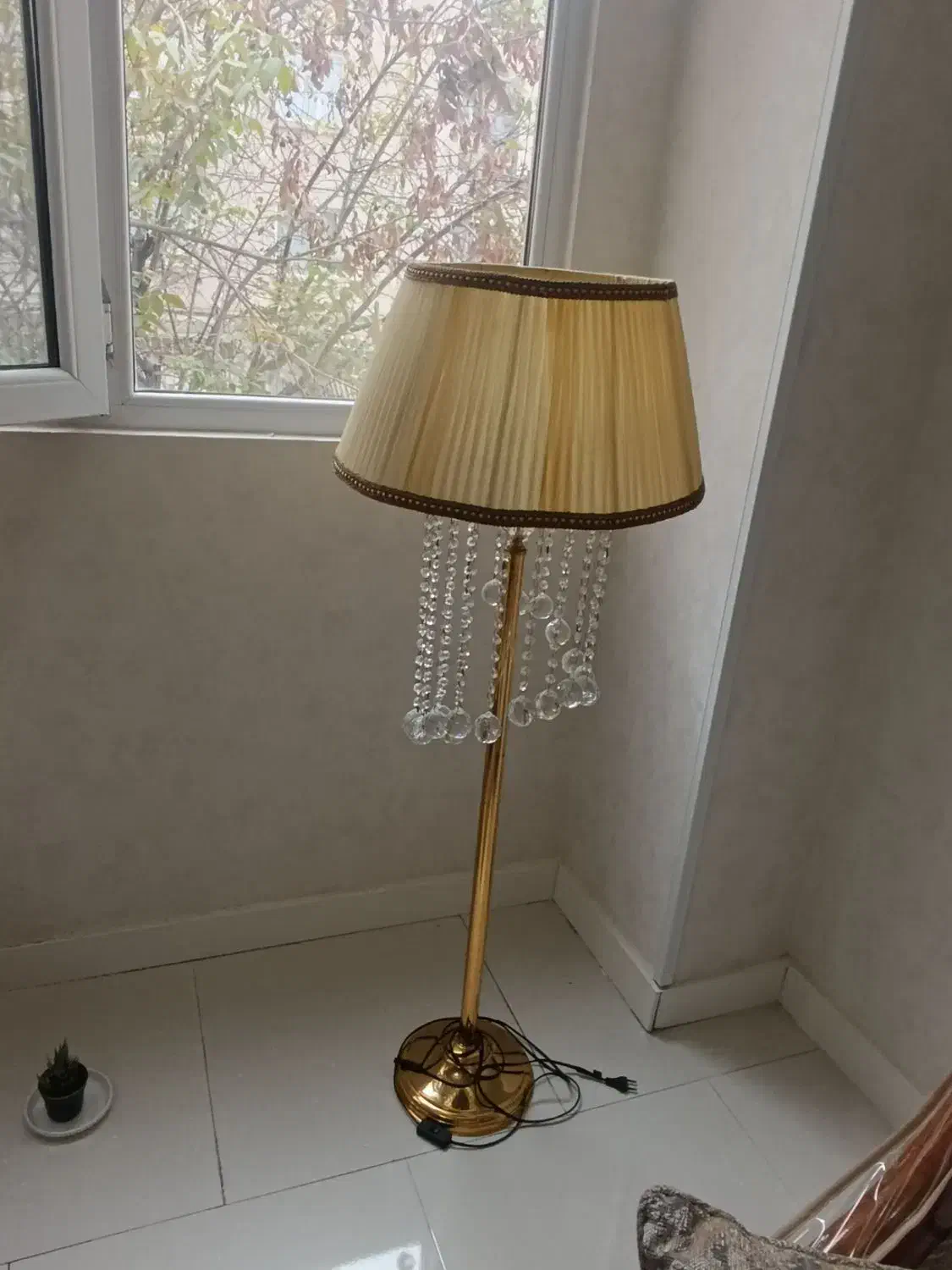 آباژور طلایی|چراغ خواب و آباژور|ماهیدشت, |دیوار