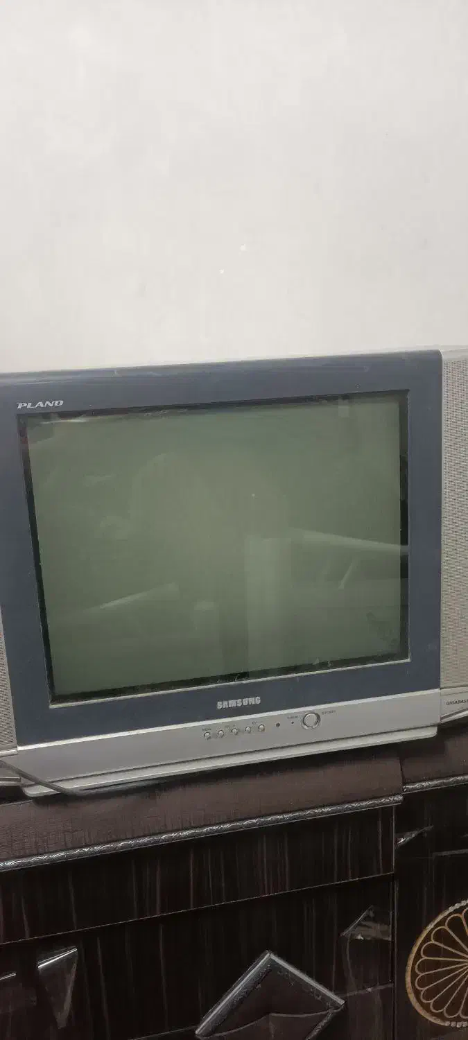 تلویزیون ۲۱اینچ|تلویزیون و پروژکتور|سبزوار, رباط|دیوار