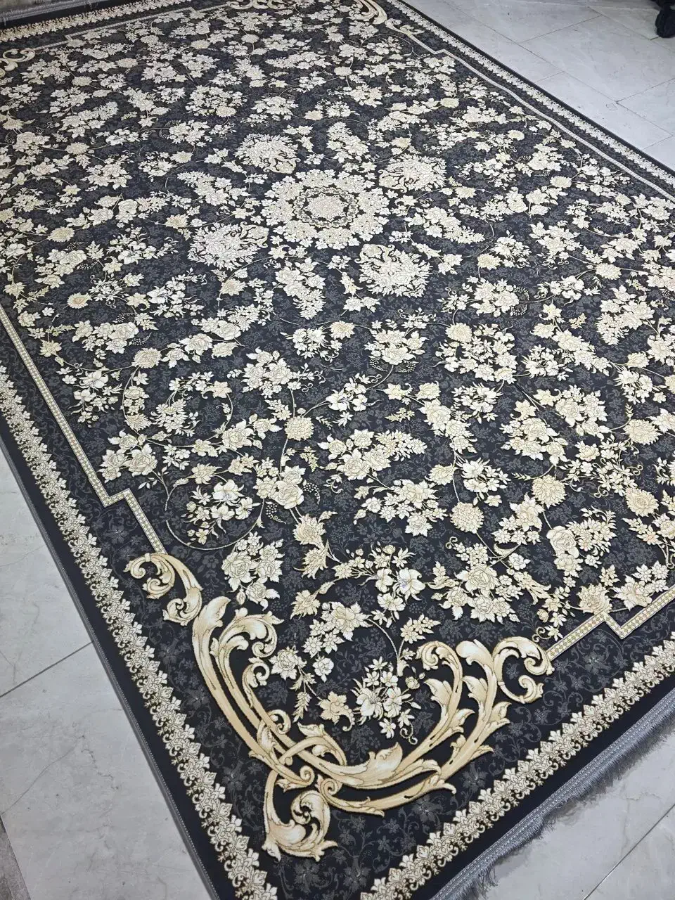 فرشها1200شانه و1500شانه زیر قیمت کارخانه فقط نقدی|فرش|ازنا, |دیوار